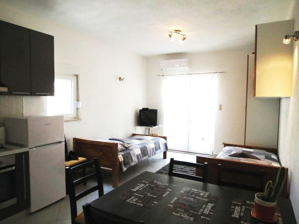 Apartments Ljubicic Подстрана Номер фото